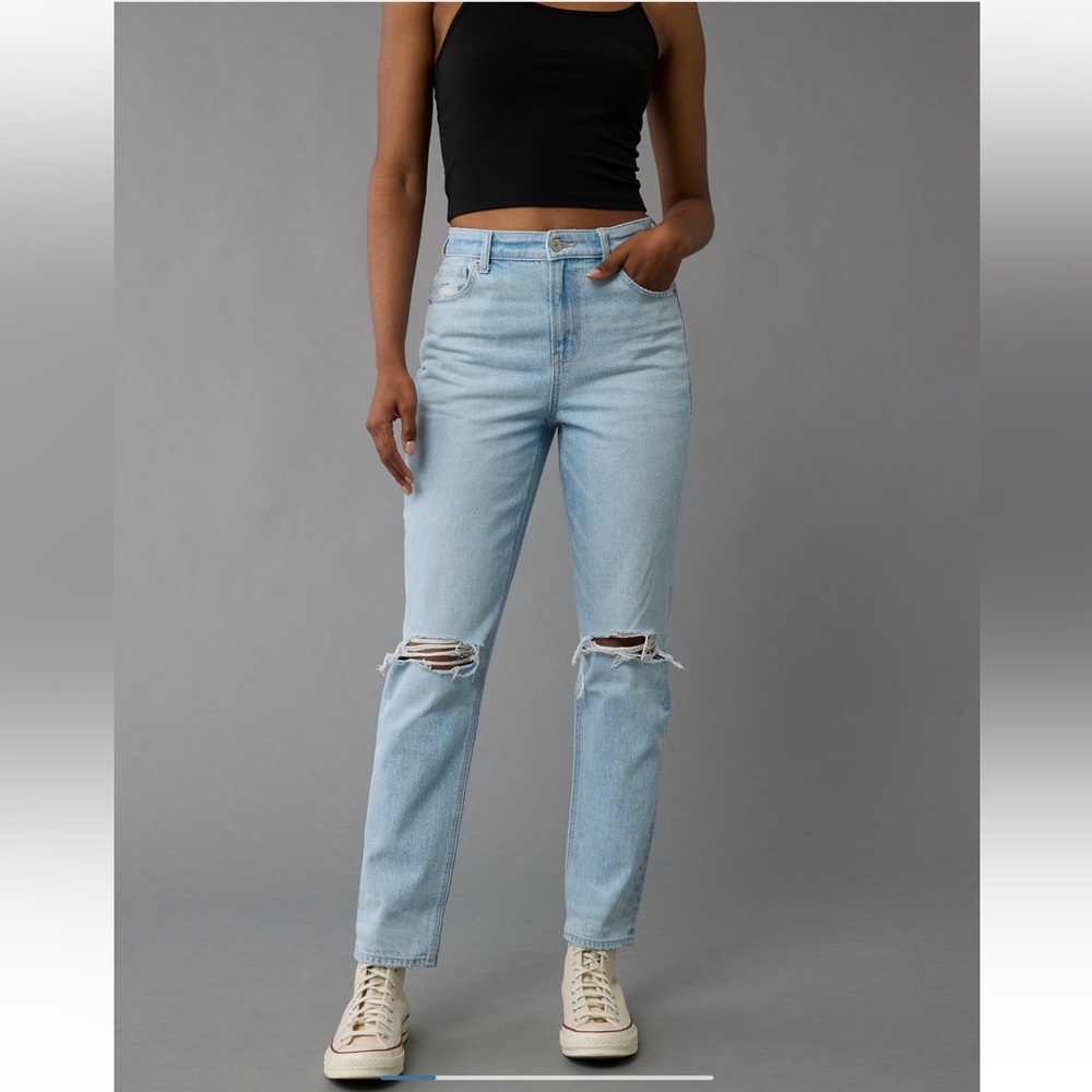 American Eagle Outfitters Ripped Blue Mom Jeans 00 NWT